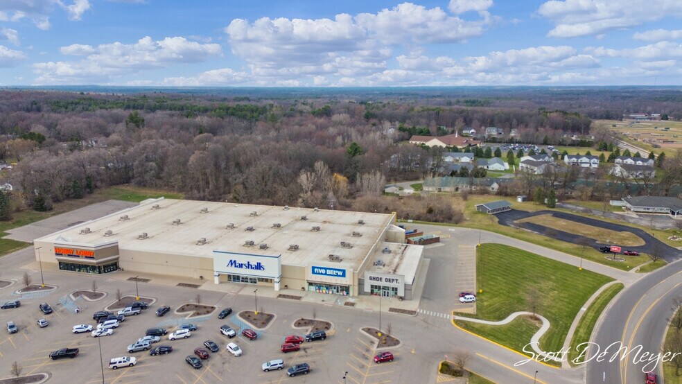 More Photos Of 109 S Greenville West Dr, Greenville Light Manufacturing For Sale