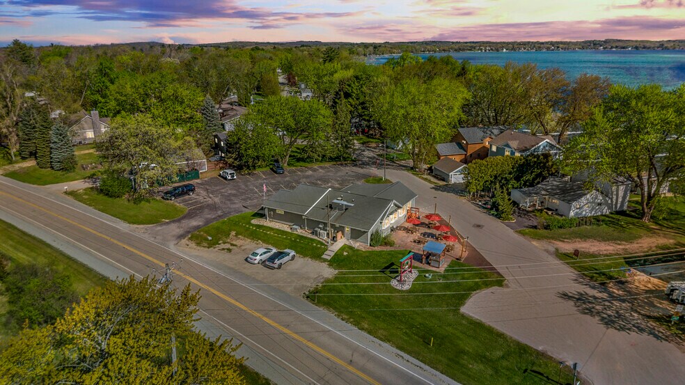 More Photos Of N4111 S Lakeshore Dr, Markesan Restaurant For Sale