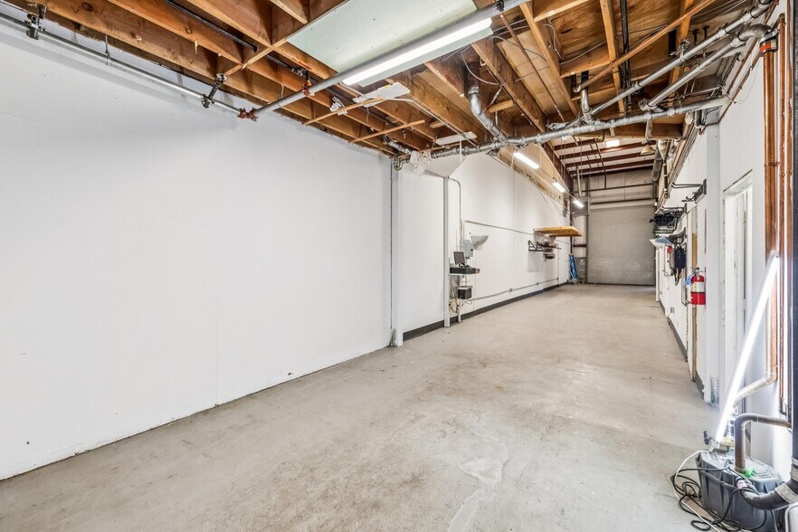 More Photos Of 2250 Jerrold Ave, San Francisco Warehouse For Sale