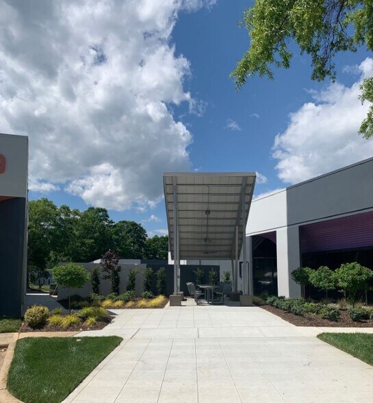 More Photos Of 4321 Stuart Andrew Blvd, Charlotte Light Manufacturing For Lease