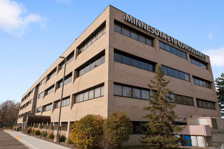 More Photos Of 9801 S Dupont Ave, Bloomington Office For Lease