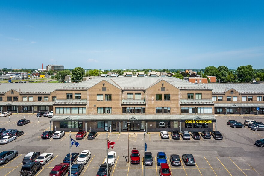 More Photos Of 315 Rue Macdonald, St-Jean Office For Lease