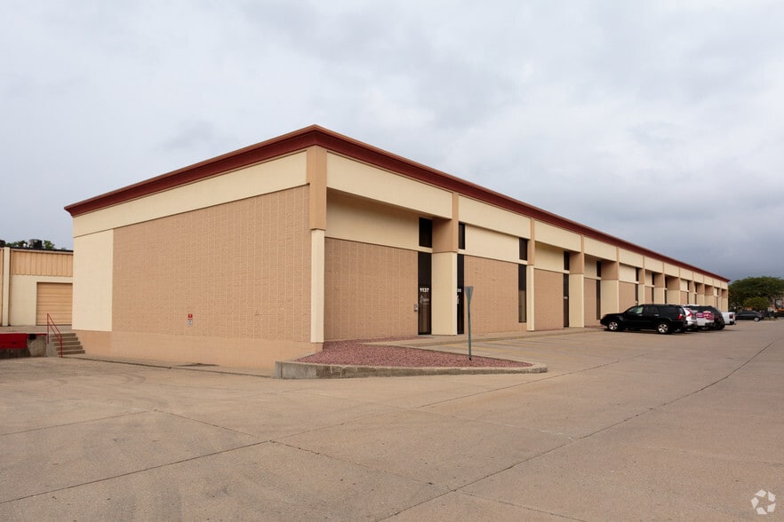 More Photos Of 1115-1137 3rd Ave SW, Carmel Research And Development For Lease