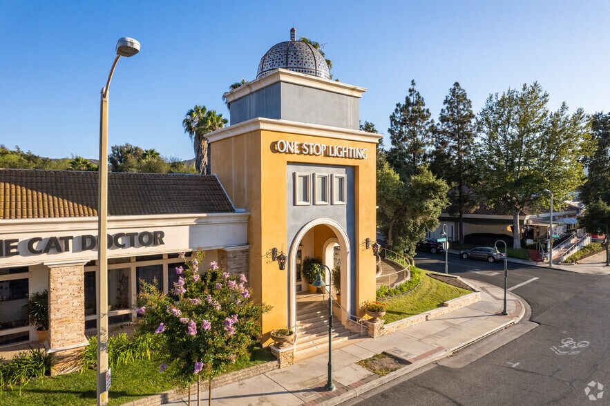 More Photos Of 756-868 E Thousand Oaks Blvd, Thousand Oaks Unknown For Lease