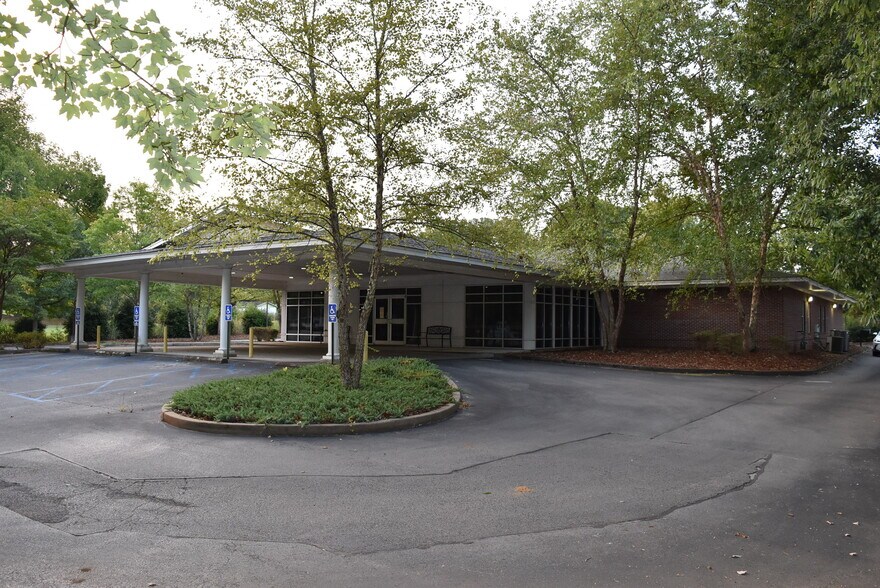 More Photos Of 727 Cox Creek Pky, Florence Healthcare For Sale