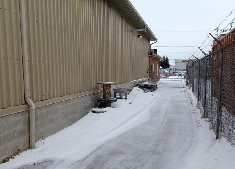 More Photos Of 1466 Lagan Way, Ottawa Light Distribution For Sale