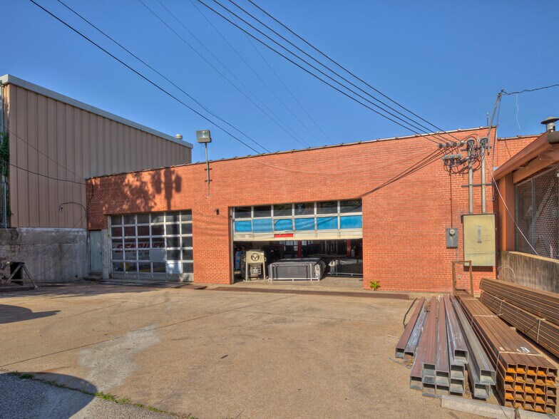 More Photos Of 2812 S Walker Ave, Oklahoma City Auto Dealership For Sale