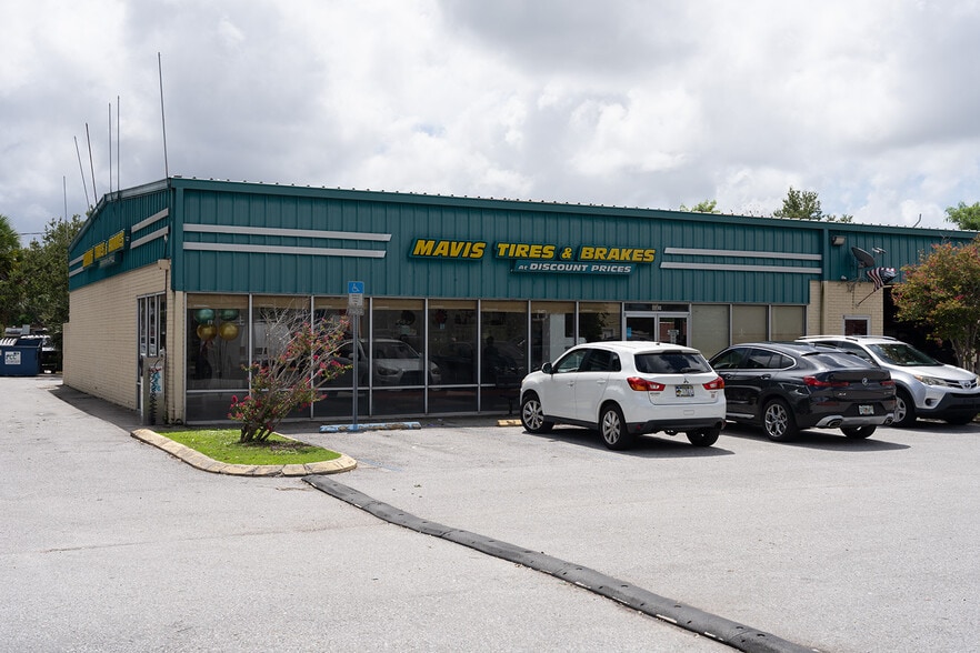 More Photos Of 5660 W Waters Ave, Tampa Auto Repair For Sale