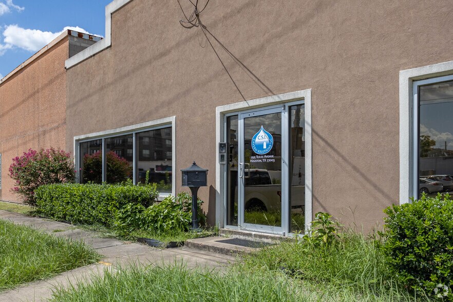 More Photos Of 2515 Texas Ave, Houston Warehouse For Sale