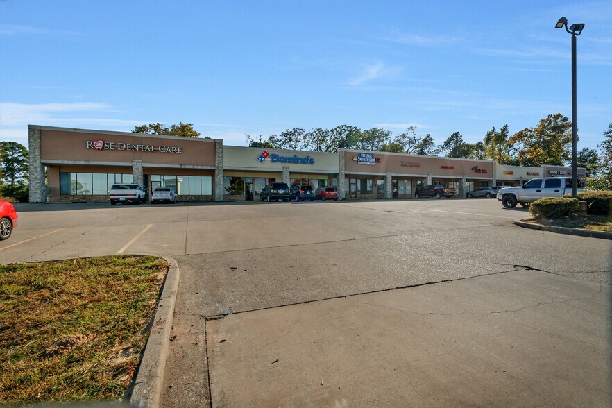 More Photos Of 5111 Troup Hwy, Tyler Storefront For Sale