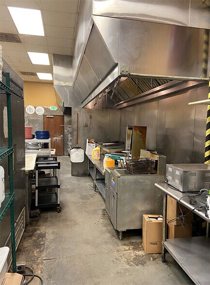 More Photos Of 3924 Jr Prewitt Pky, Lake Ozark Freestanding For Lease