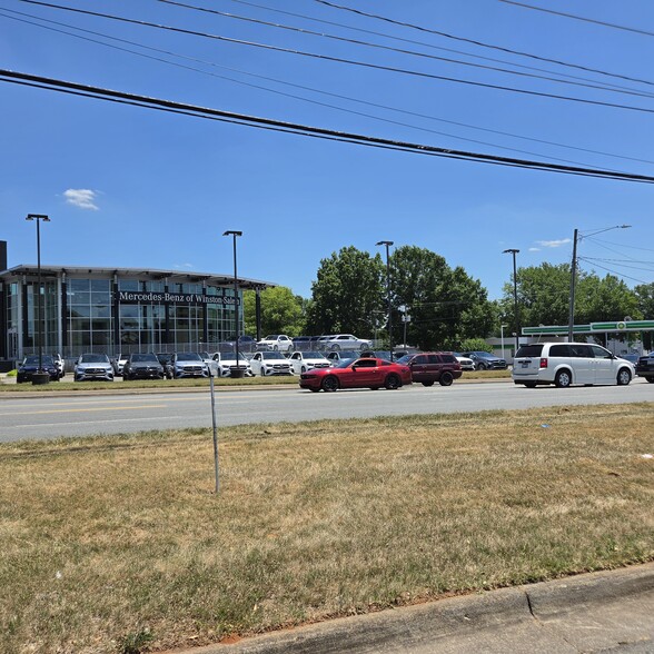 More Photos Of 692 Jonestown Rd, Winston-Salem Unknown For Lease