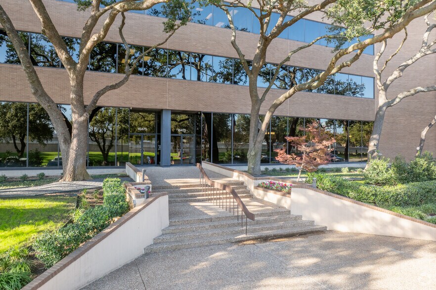 More Photos Of 16475 N Dallas Pky, Addison Office For Lease