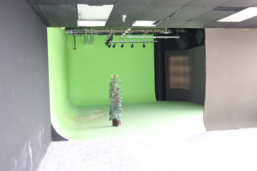 More Photos Of 9550 Skillman St, Dallas Office For Sale