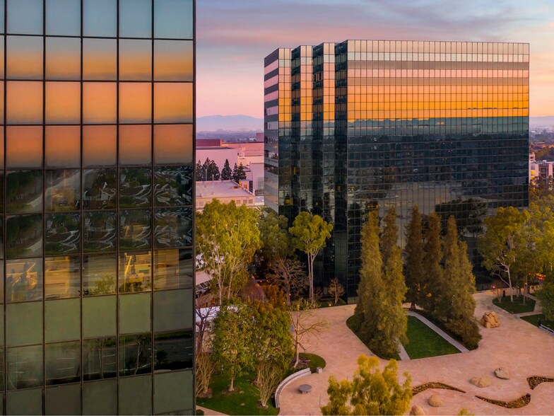 More Photos Of 611 Anton Blvd, Costa Mesa Office For Lease