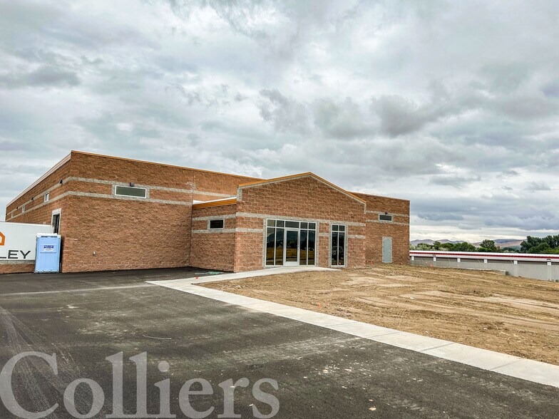 More Photos Of 12780 Go Way Ave, Chubbuck Warehouse For Sale