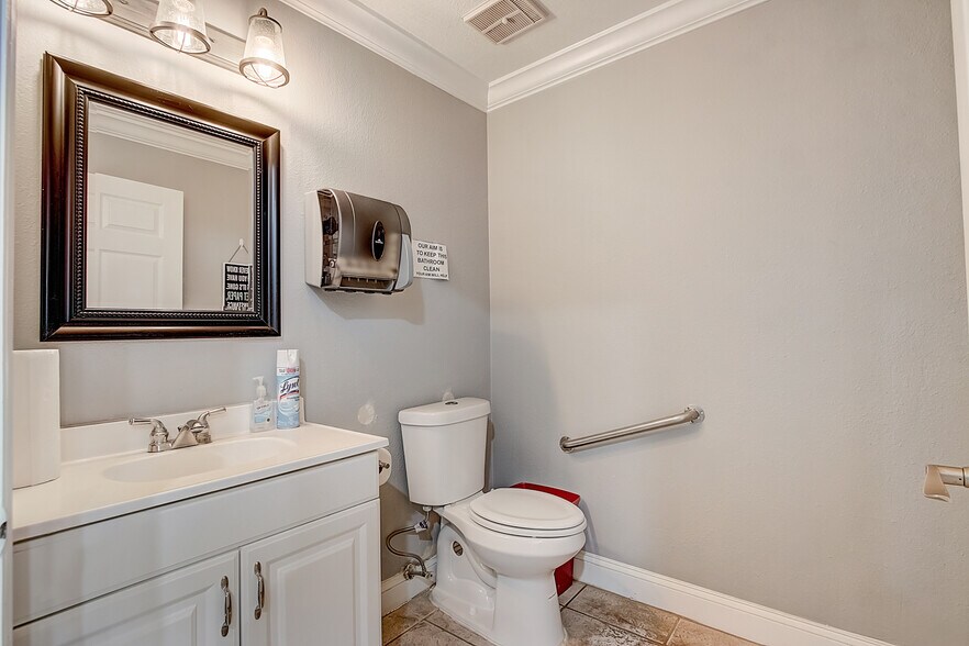 More Photos Of 201 W SR 434, Winter Springs Medical For Lease