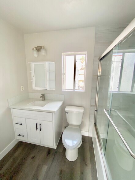 More Photos Of 1014 N Oxford Ave, Los Angeles Apartments For Sale