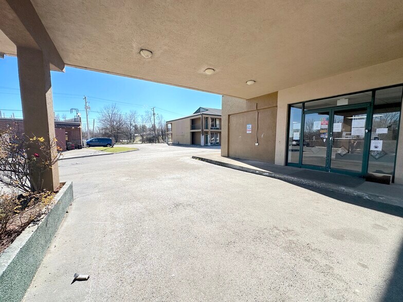 More Photos Of 6520 Thirlane Rd, Roanoke Hotel For Sale