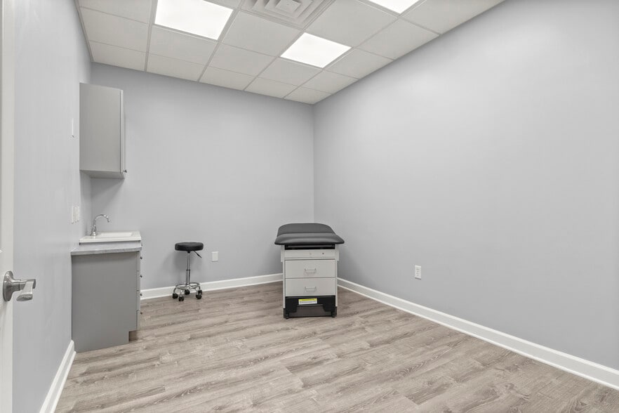 More Photos Of 32413 Michigan Ave, Wayne Freestanding For Sale