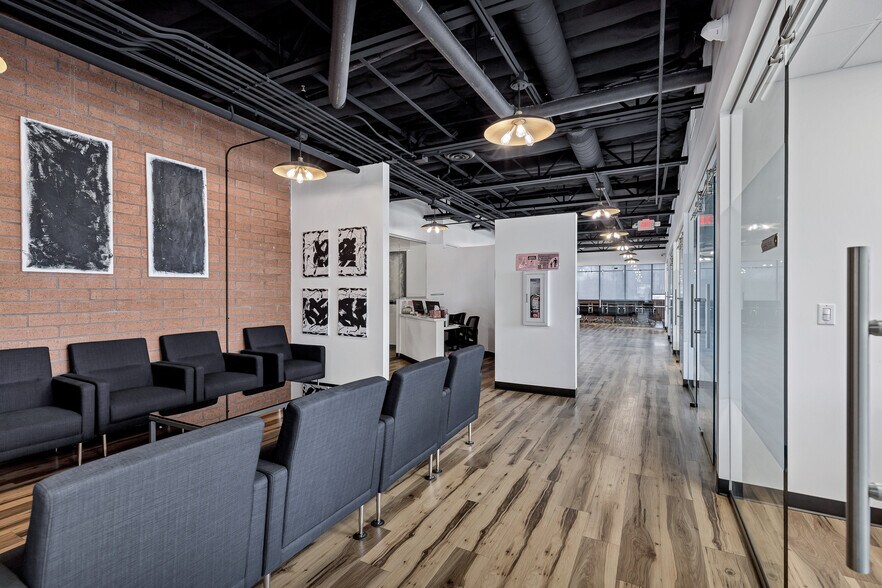 More Photos Of 2727 N 3rd St, Phoenix Office For Sale