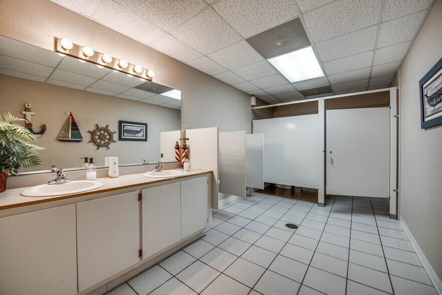 More Photos Of 2110 E 10th St, Odessa Specialty For Sale