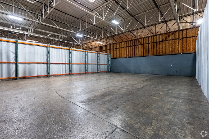More Photos Of 929 S Azusa Ave, City Of Industry Warehouse For Lease