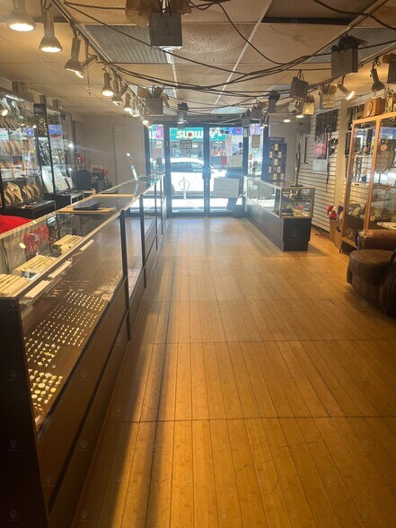 More Photos Of 526 5th Ave, Brooklyn Freestanding For Sale