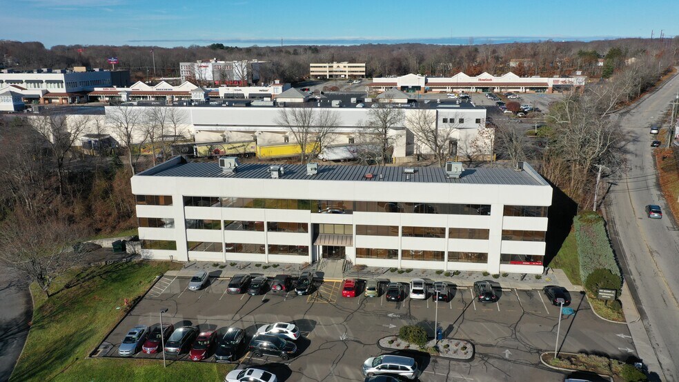 More Photos Of 400 Bayonet St, New London Medical For Sale