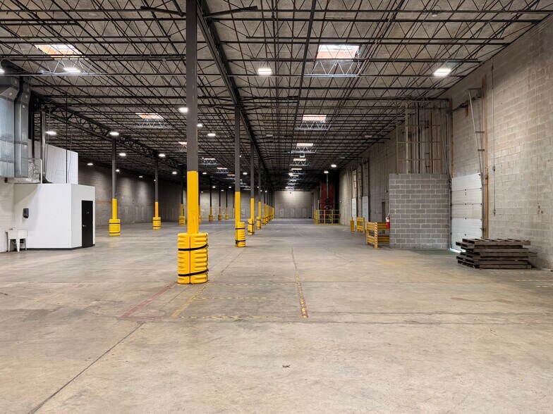 More Photos Of 7575 Washington Blvd, Elkridge Warehouse For Lease