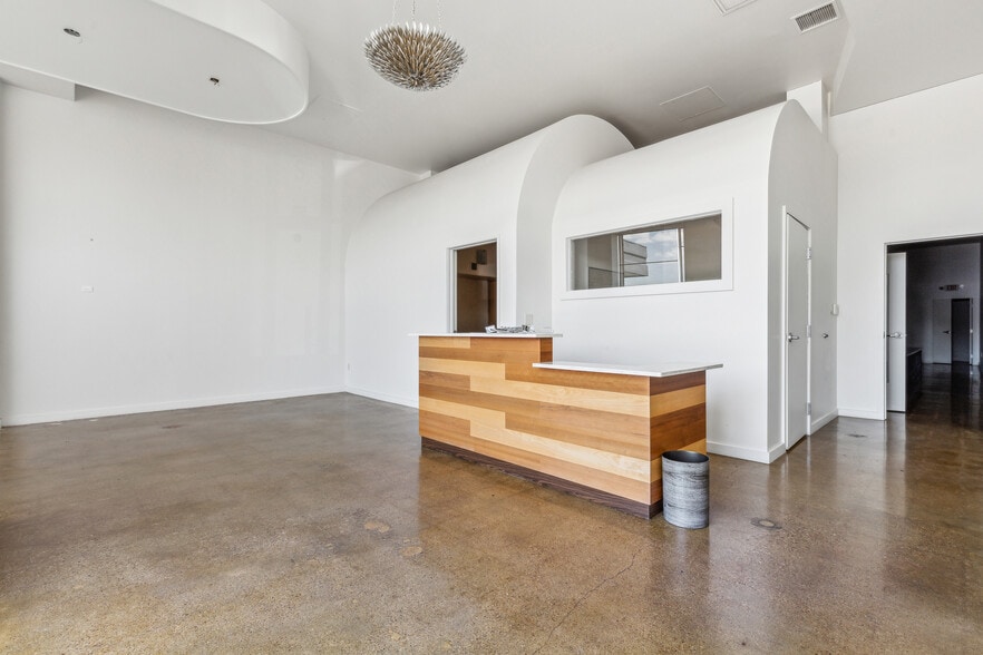 More Photos Of 3409-3437 W 7th St, Fort Worth Unknown For Lease