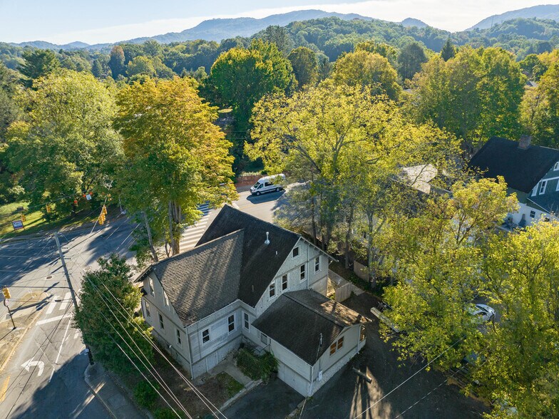 More Photos Of 99 Walnut St, Waynesville Office Residential For Sale