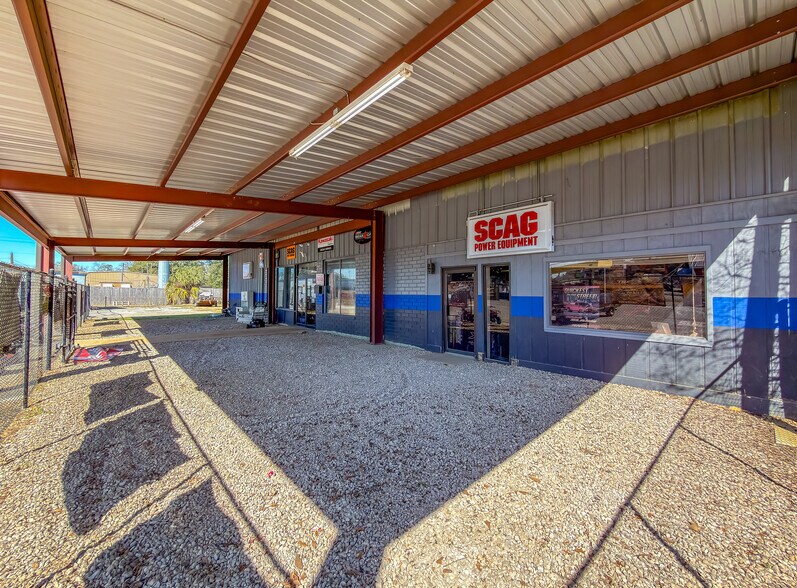 More Photos Of 1204 Dothan Rd, Bainbridge Flex For Lease