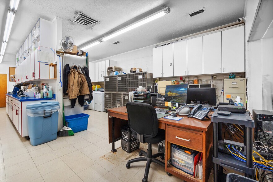 More Photos Of 208 S Washington Blvd, Ogden General Retail For Sale