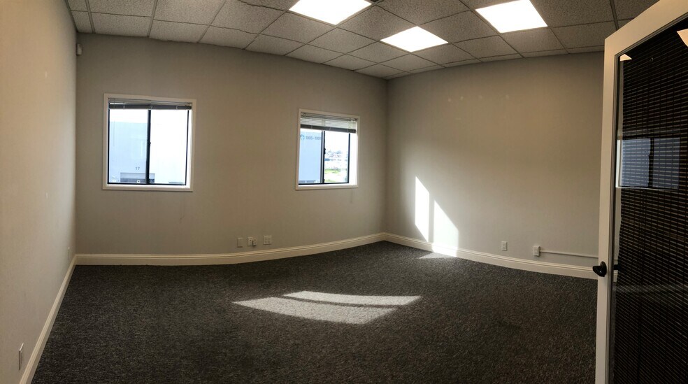 More Photos Of 2100 Embarcadero, Oakland Office For Lease