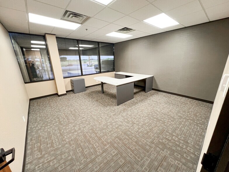 More Photos Of 3510 N A St, Midland Office For Lease