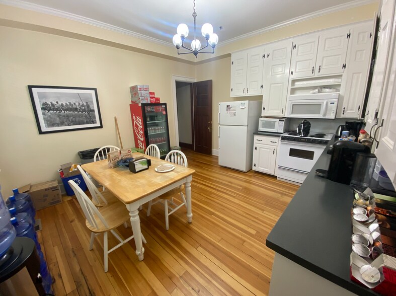 More Photos Of 426 Old Salem Rd, Winston-Salem Office For Lease