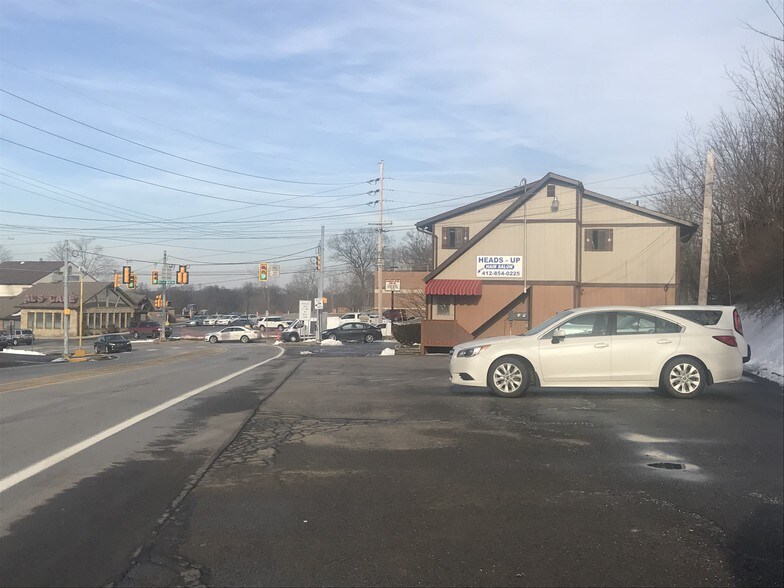 More Photos Of 441 McMurray Rd, Bethel Park General Retail For Lease