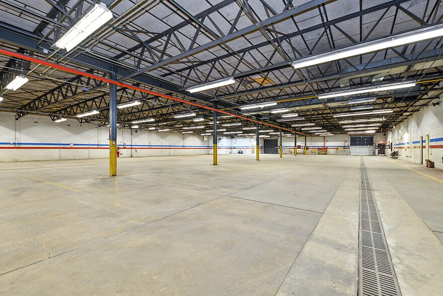More Photos Of 3605 W 63rd St, Chicago Distribution For Lease