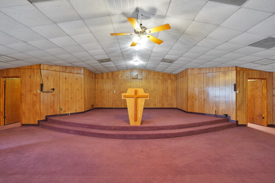 More Photos Of 29 County Road 2295, Cleveland Office For Sale