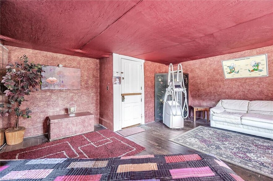 More Photos Of 7285 Center St, Mentor Office Residential For Sale