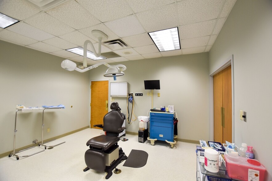 More Photos Of 1720 Gunbarrel Rd, Chattanooga Medical For Sale