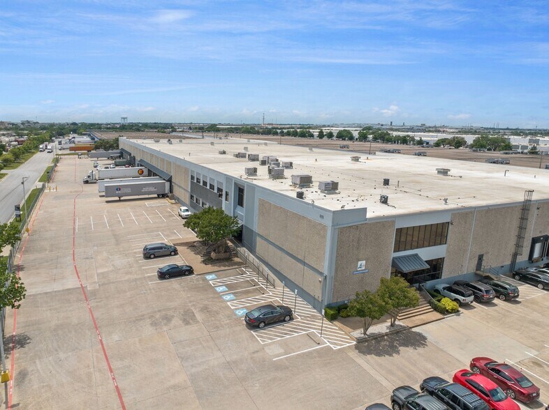 More Photos Of 807-809 110th St, Arlington Distribution For Lease