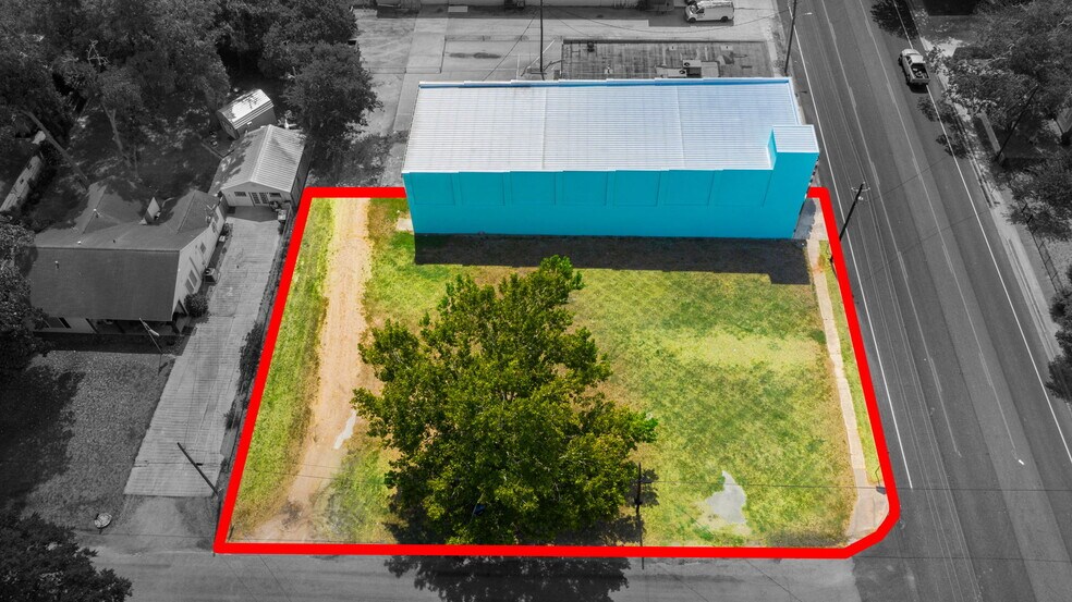 More Photos Of 719 Walnut St, Columbus Movie Theatre For Sale