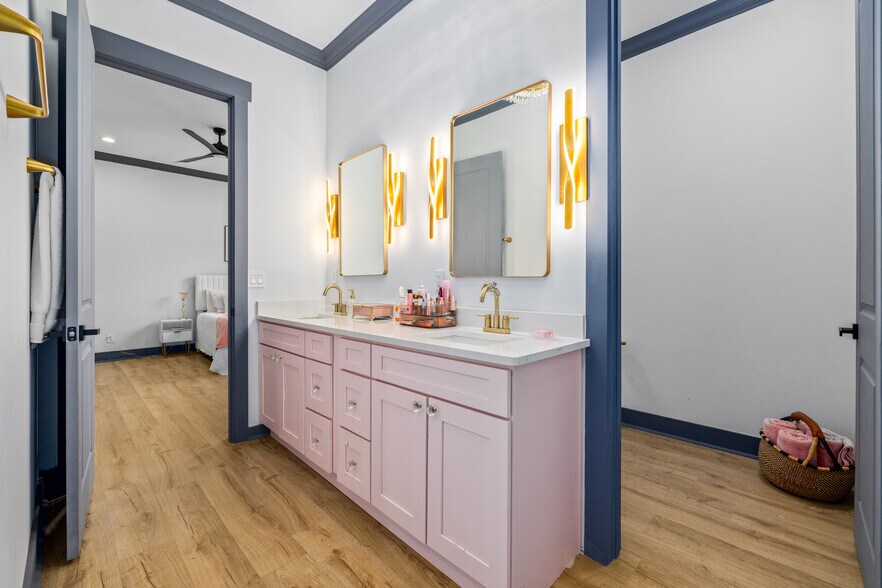 More Photos Of 6012 Long Branch Rd, Jacksonville Horse Stables For Sale