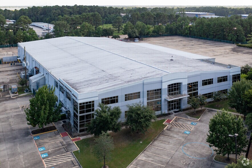 Primary Photo Of 3950 Interwood S Pky, Houston Warehouse For Lease