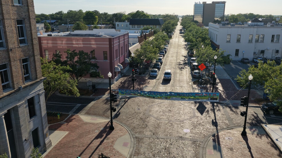 More Photos Of 201 Oak Ave, Sanford Storefront Retail Office For Lease