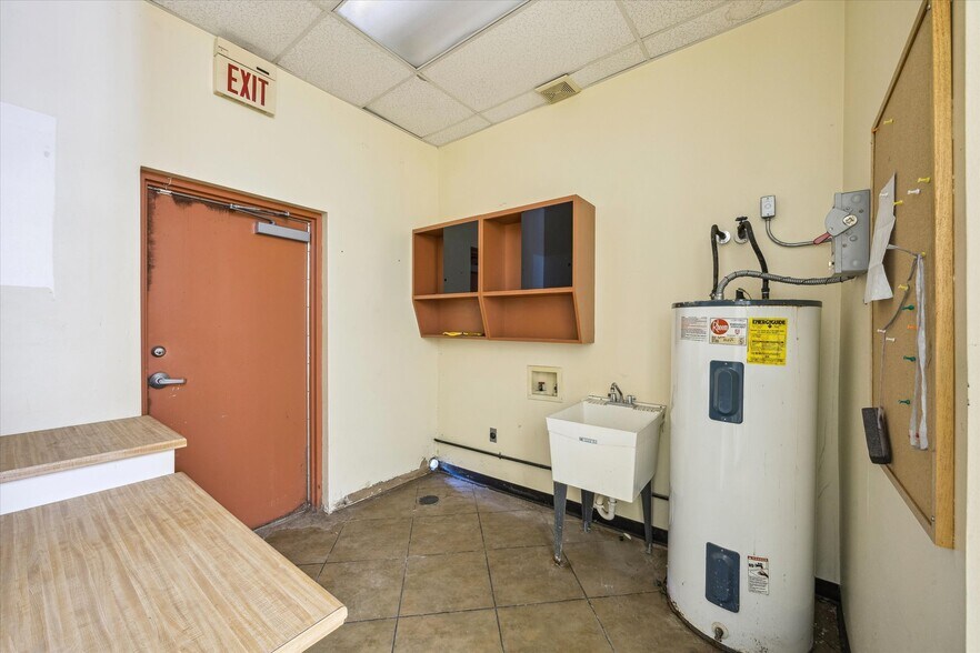 More Photos Of 16512-16580 El Camino Real St, Houston Storefront For Lease