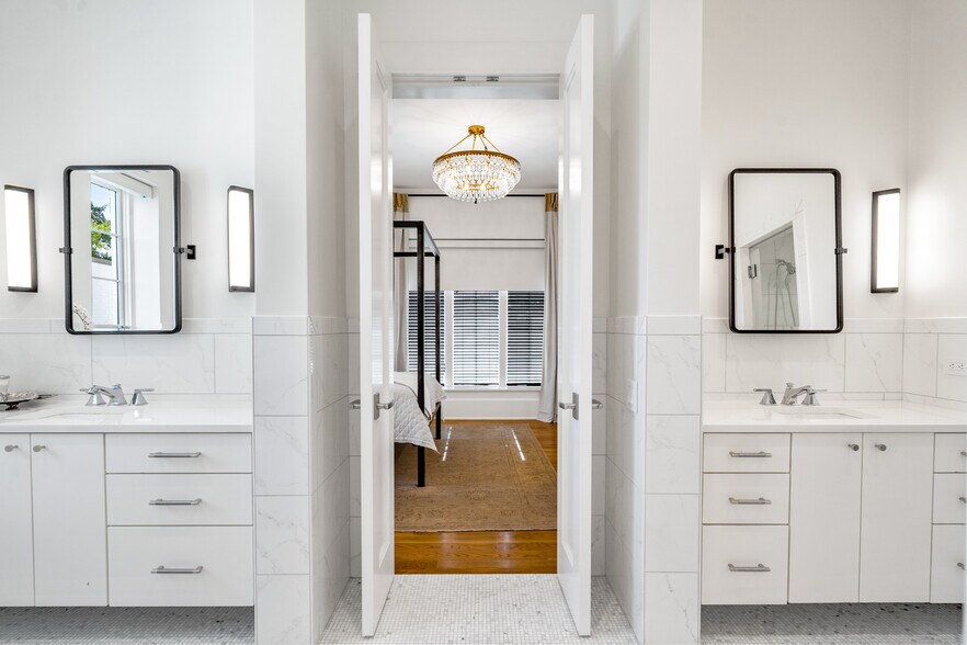 More Photos Of 152 N Section St, Fairhope Storefront Retail Residential For Sale