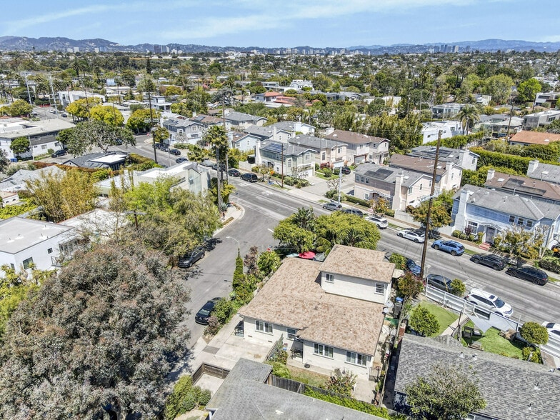 More Photos Of 2045 Penmar Ave, Venice Apartments For Sale